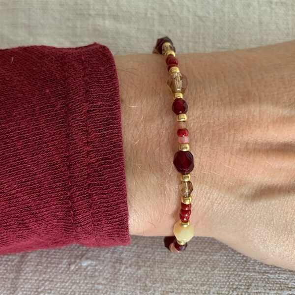 14K GF Bracelet perles de rocaille et perles rouge Grenat et bordeaux mélangées, bracelet miyuki, bracelet boho chic perles couleur, cadeau
