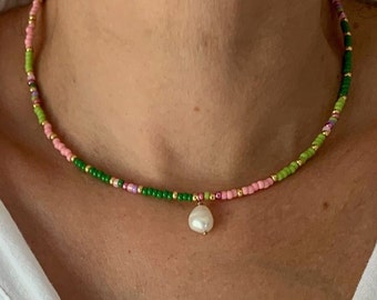 Collana di perline di semi 14K GF ciondolo di perline rosa e verde, collana rosa, collana verde, collana di perline colorate, collana di semi boho chic