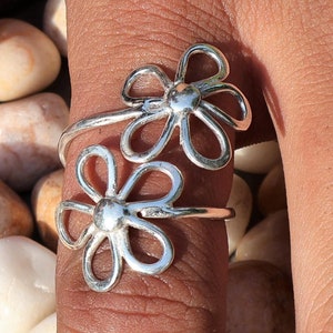 Flower Ring, Sterling Silver Handmade Promise Ring, Daisy Dainty Floral Open Ring for women, Gift For Her, Nature inspired adjustable ring