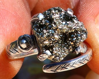 Ring aus rohem Pyrit, Statement Ring aus Sterling silber, handgefertigter, verstellbarer Schmuck, Geschenkidee natürlichem, grauem Edelstein