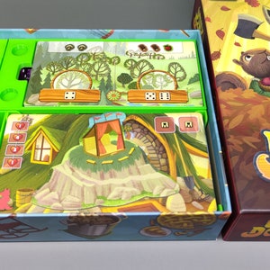 INSERT: Creature Comforts + mini dice tower