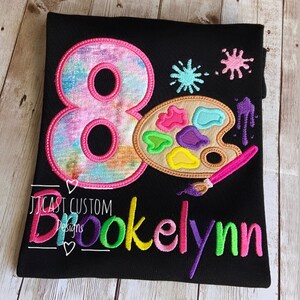 Chemise d'anniversaire peinture personnalisée : tenue de fête avec palette brodée