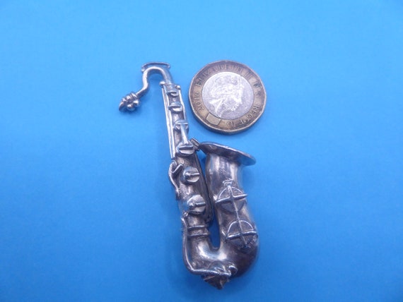 REDUCED! 1987 Sterling Silver Saxophone. Pendant … - image 5