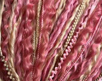 Rastas rizadas rubias rosadas, puntas sueltas, rastas sintéticas de crochet, extensiones rosas, rastas Boho DE, rastas rizadas de doble punta, trenzas rubias de