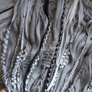 Dreads ricci grigi, extension sintetiche all&#39;uncinetto, dreads marroni Boho DE, dreadlocks ricci a doppia estremità, dreadlocks bianchi, trecce nere