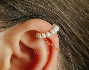 Manchette d'oreille en perles naturelles • Manchette d'oreille remplie d'or 12 carats • Manchette en perles • Manchette d'oreille en eau douce • Manchette remplie d'or • Pas de piercing • BYSDMJEWELS