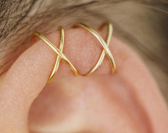 Kein Piercing SET von 2 Ohrmanschetten für oberen Ohrknorpel Fake Conch Ear Cuff 18k Gold überzogen Sterling Silber Fake Knorpel Criss Cross Earcuff