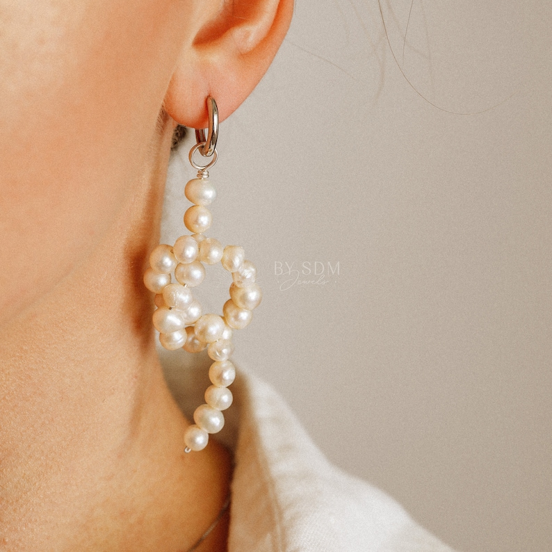 Boucles d'oreilles en forme de noeud de perles Cadeau à nouer Bijoux de demoiselle d'honneur Créoles de perles Bijoux de mariée Cadeau pour proposition de demoiselle d'honneur BYSDMJEWELS image 3