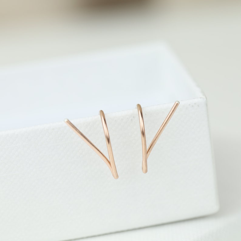 Minimalist V Earrings Horseshoe Earrings Bar Earrings Arc Etsy