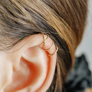 2er-Set oder einzelne Ohrmanschette • Doppellinie & Criss-Cross-Ohrmanschette • Keine Piercing Knorpel Ohrmanschette • Strukturierte Ohrmanschette • Diamantschliff-Ohrmanschette