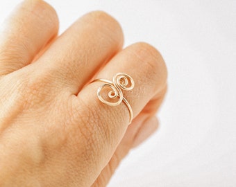 S Dainty Initial Ring • Custom Letter Ring in Sterling Silver, Gold & Rose Gold • Uppercase Initial Ring • Bridesmaids Gifts • BYSDMJEWELS