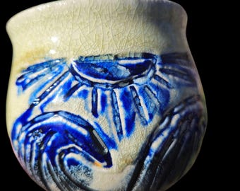 Soda gestookte golven pot gesneden Shino steengoed keramiek kunst kobalt strand zon motief 4,5"