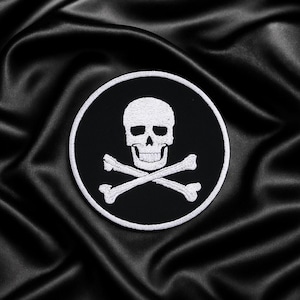 Skull Crossbones Patch/Iron-On Patch/Halloween Pirate Costume/Biker Vest/Embroidered Sew-On Appliqué for Clothing Jacket Backpack