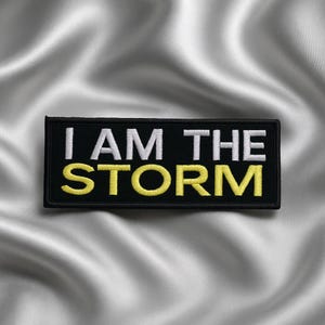 I Am The Storm 刺繍パッチ アイロン接着/縫い付け カスタムバッジ エンブレム ネームタグ ジーンズ ベスト ジャケット 衣類 バックパック用 / レトロゲーマー SF