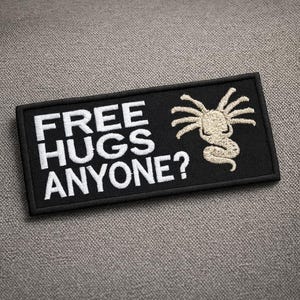 Parche "Abrazos gratis para cualquiera"/Parche termoadhesivo con cara de extraterrestre/Regalo de ciencia ficción/Aplique bordado para coser en chalecos, chaquetas, mochilas, ropa y bolsos