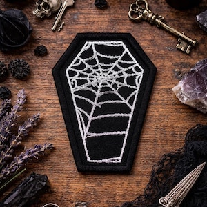 Cercueil avec écusson toile d'araignée/pièce thermocollante/cadeau d'Halloween/effrayant et effrayant/appliqué à coudre brodé pour vêtement de costume veste sac à dos