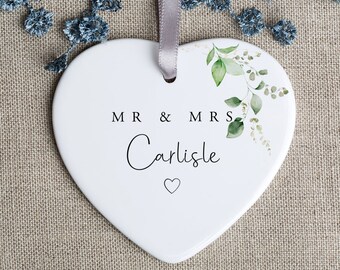 Personalised Wedding Gifts - Mr and Mrs Porcelain Ornament - Keepsake - Wedding Day Memento - Thank You Gift for Bride and Groom - HO75