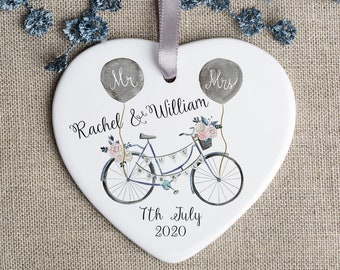 Personalised Wedding Keepsake - Just Married Porcelain Ornament - Mr and Mrs - Anniversary Gift - H012
