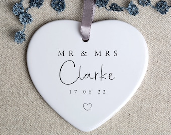 Mr & Mrs Wedding Gift - Personalised Wedding Anniversary Gift - Ceramic Heart Ornament - Newly Wed - Gift Wedding Day - Bride Groom - HO84