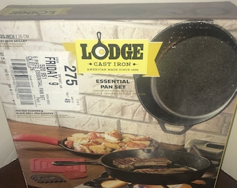 Lodge Cast Iron Lodge Wildlife 13.25 In Cast Iron Skillet with Turkey  Scene, 1 - Fry's Food Stores