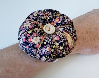 Wrist pin cushion Sewing gift Pin cushion with pins