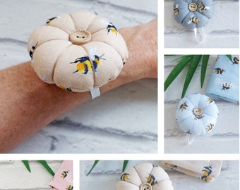 Wrist Pin Cushion, DIY Handcraft Tool Wrist Band Pin Cushions Wrist Pin Cushion Pin Cushion Wristband Cute Pin Cushion with Elastic Wrist Belt(#2)