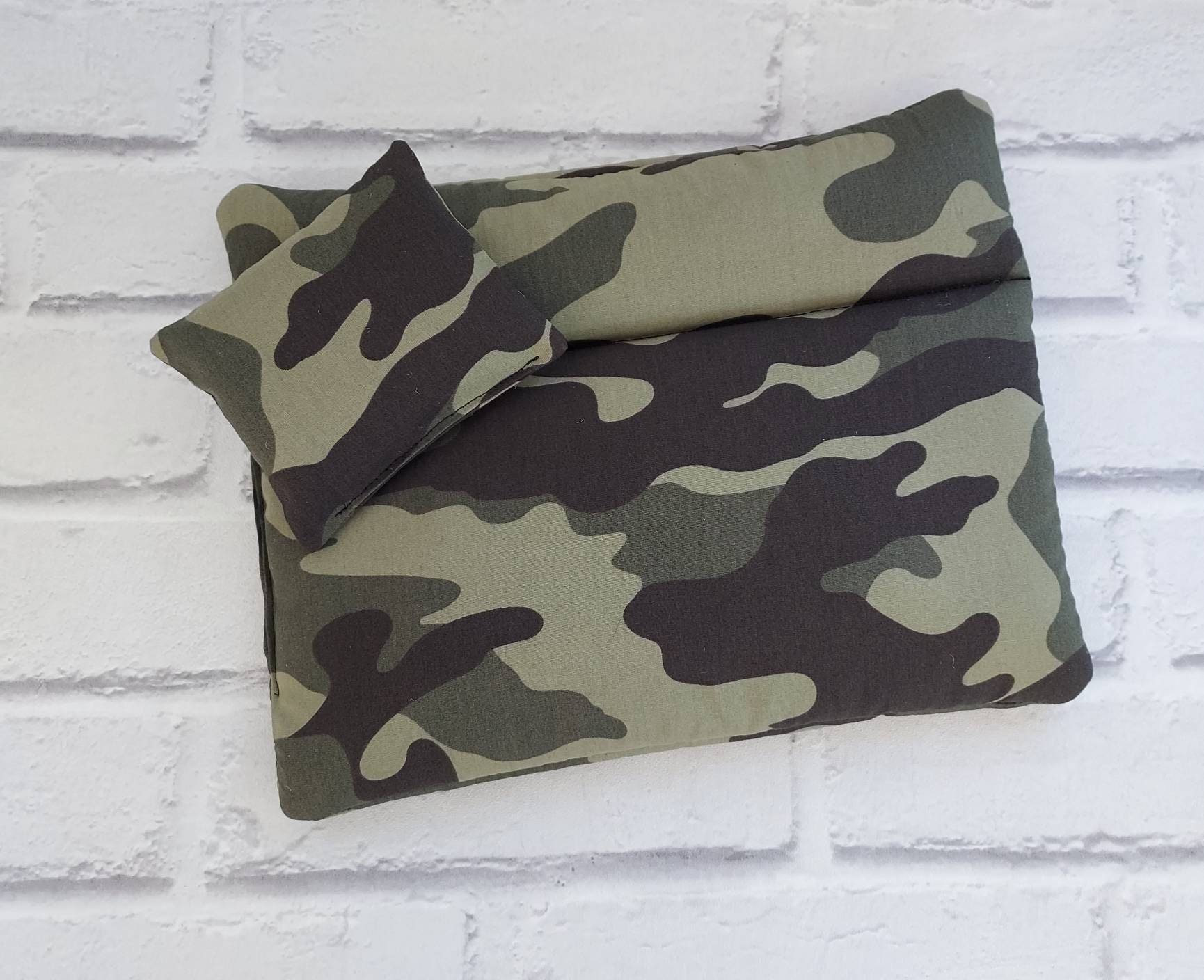 Lizard / Reptile Padded Bed With Pillow. Camouflage Design. Personalised  Option Available - Etsy, image size:1730x1408