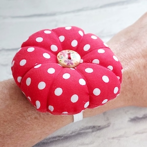 Wrist pin cushion Sewing gift Pin cushion with pins Polka dot pin cushion