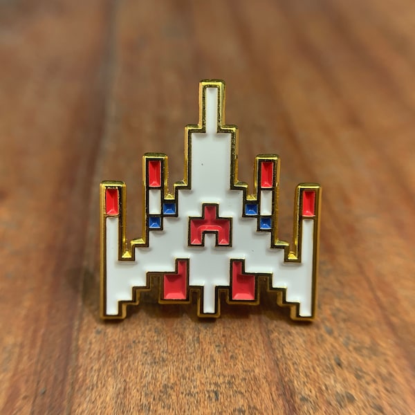 1" in. Galaga Enamel Pin Senshi (戦士) Fighter