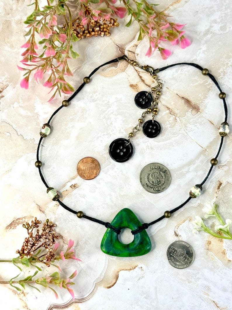 Coraline Looking Stone Pendant Necklace including never wear green in your dressing room note | Seeing Stone