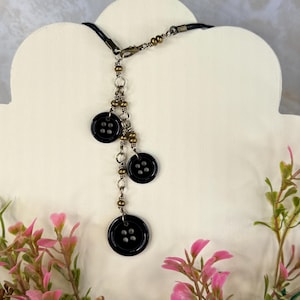 Coraline Looking Stone Pendant Necklace including never wear green in your dressing room note | Seeing Stone