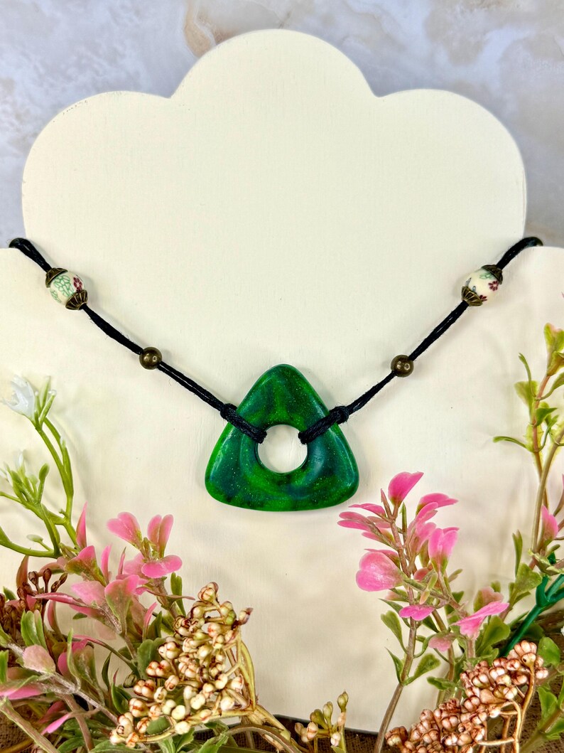 Coraline Looking Stone Pendant Necklace including never wear green in your dressing room note | Seeing Stone