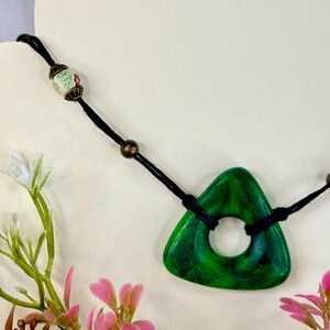 Coraline Looking Stone Pendant Necklace including never wear green in your dressing room note | Seeing Stone