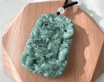 グリーンジェイド 9龍 翡翠 中国十二支 手彫りペンダントネックレス