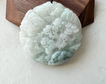 翡翠の風景画（木、山、森、川）をモチーフにした手彫りペンダント