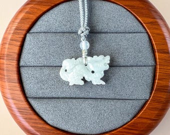 Colgante Mini Dragón de Jade, Colgante Pequeño de Jadeíta con Dragón del Zodíaco Tallado, YW-0110-1761697312
