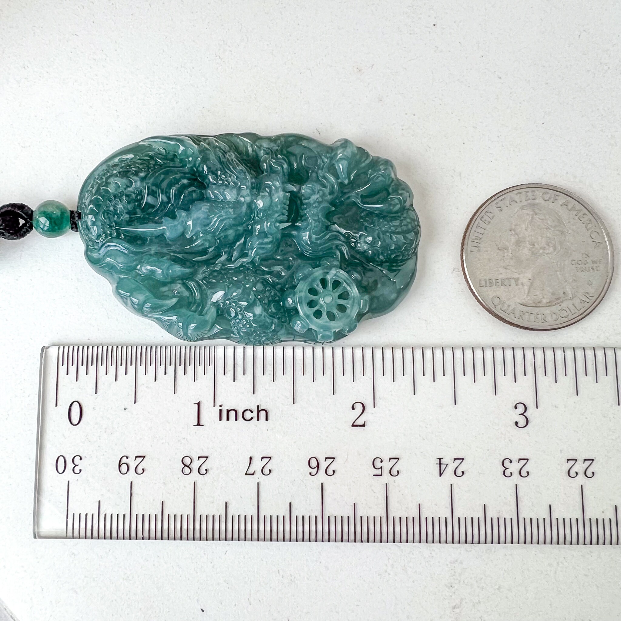 グリーンジェダイト翡翠龍十二支手彫りペンダントネックレス、グリーン