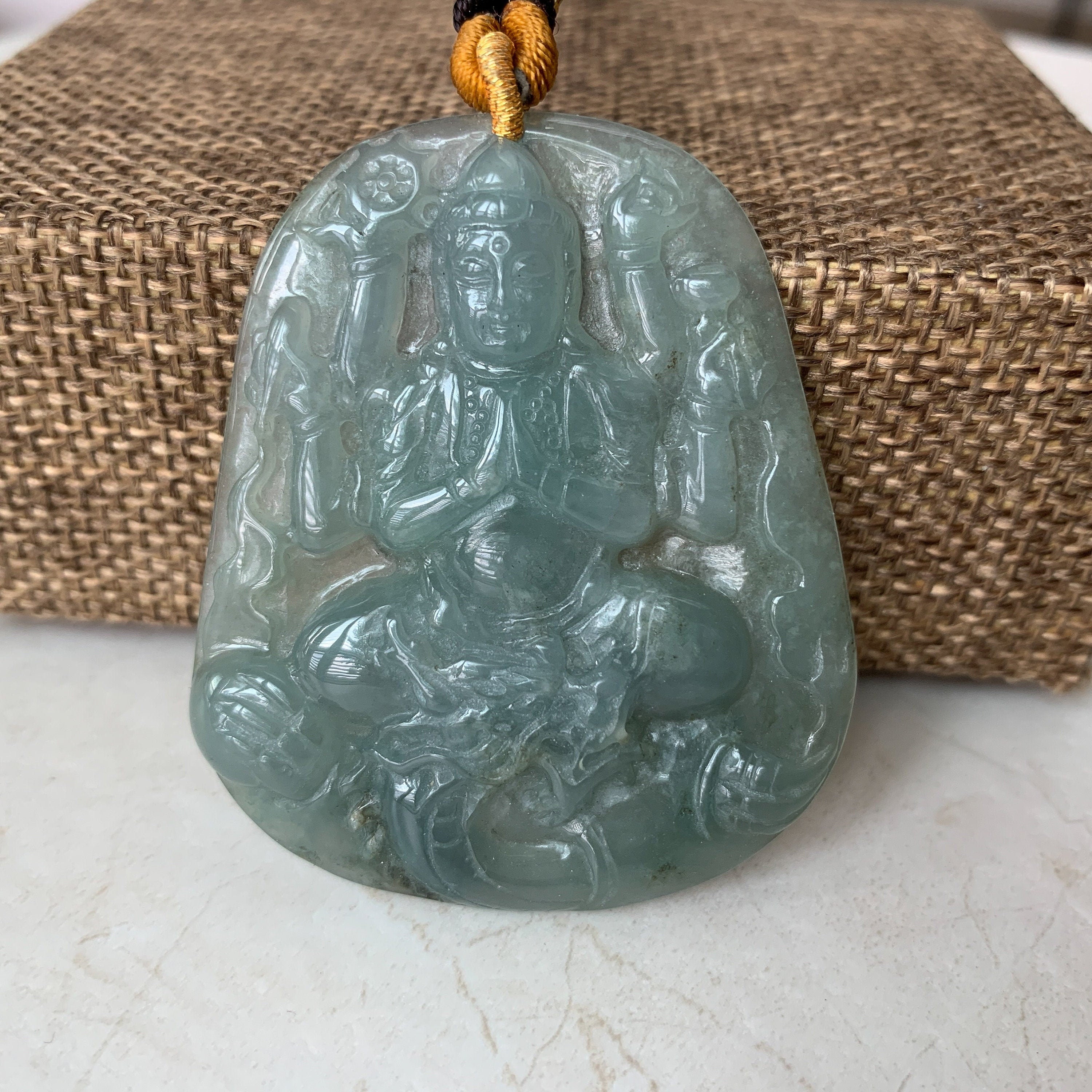 翡翠製観音菩薩千手彫刻ペンダントネックレス、YJ-0321-0420066 - Etsy