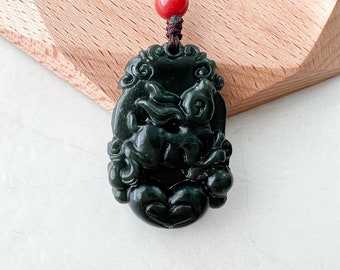 Collana con ciondolo intagliato con giada verde scuro, giada nefrite, simbolo dello zodiaco cinese del coniglio, RM-1221-1646271830