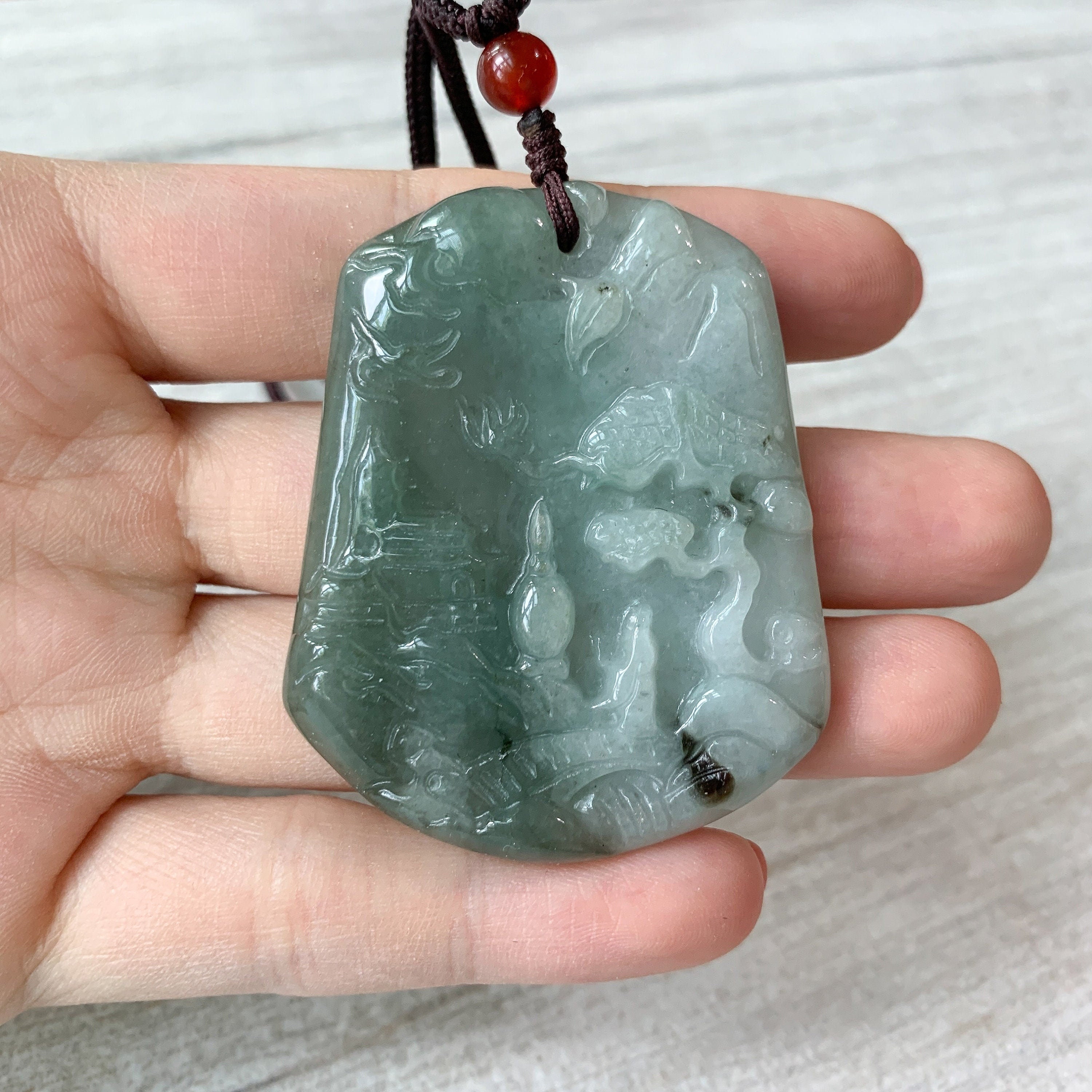 新品　翡翠 彫刻風景 ペンダント 楽天市場】翡翠 (ヒスイ)彫刻 ペンダントトップ『APPLE GREEN