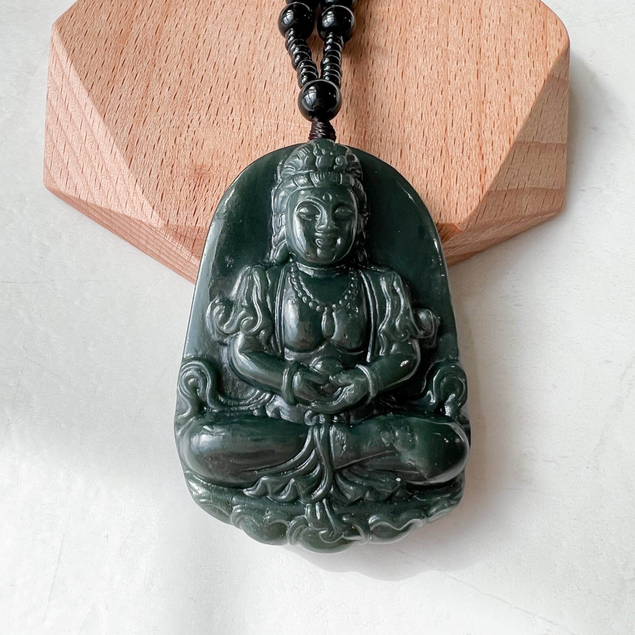 Natural Nephrite Jade Kwan-yin Guanyin Pendant /Carving 