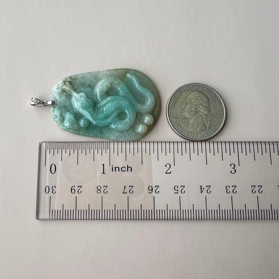 守護蛇翡翠ペンダント（スターリングシルバーの留め具付き）、翡翠翡翠