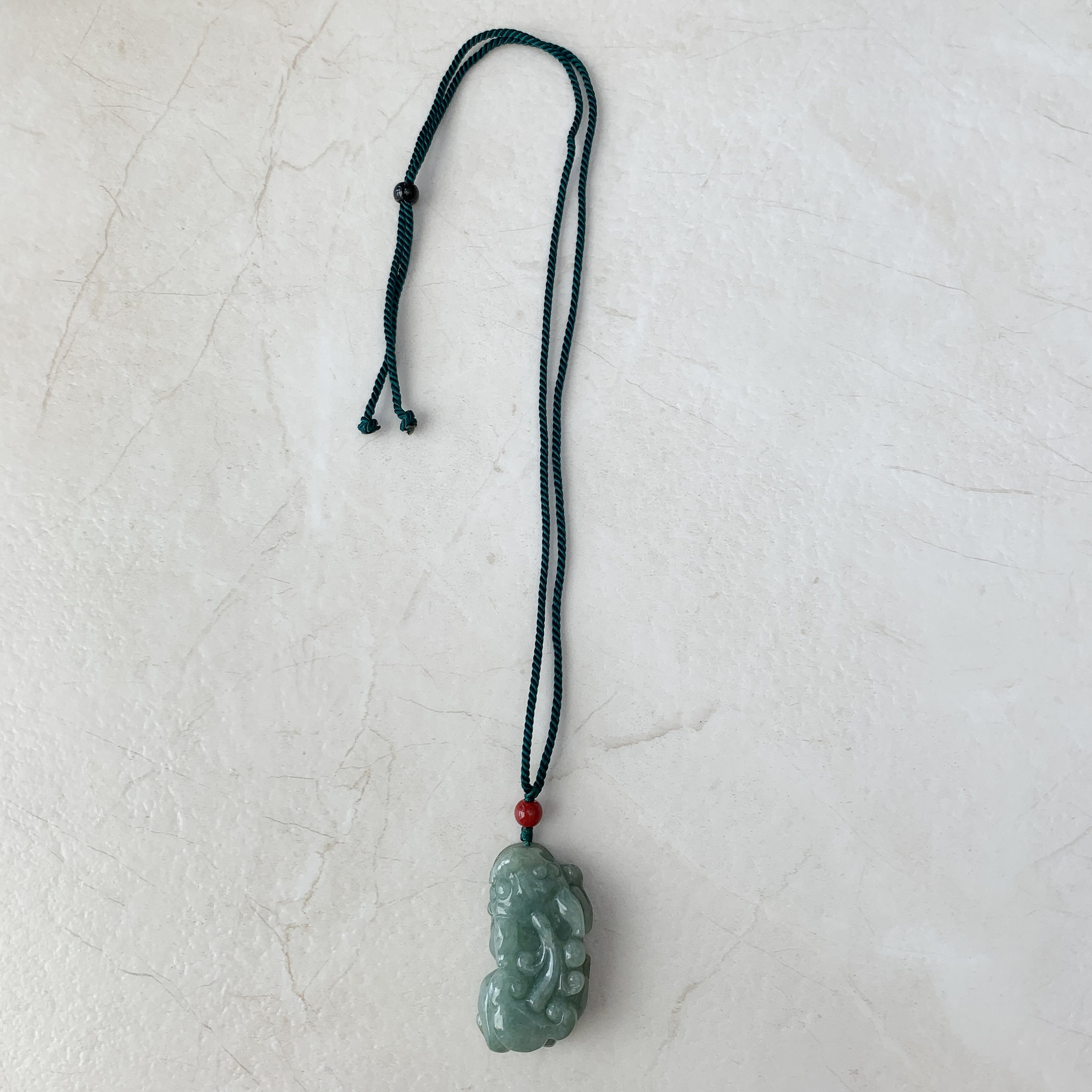 翡翠の龍（貔貅龍）中国彫刻ペンダント、YJ-0921-0132758 - Etsy 日本