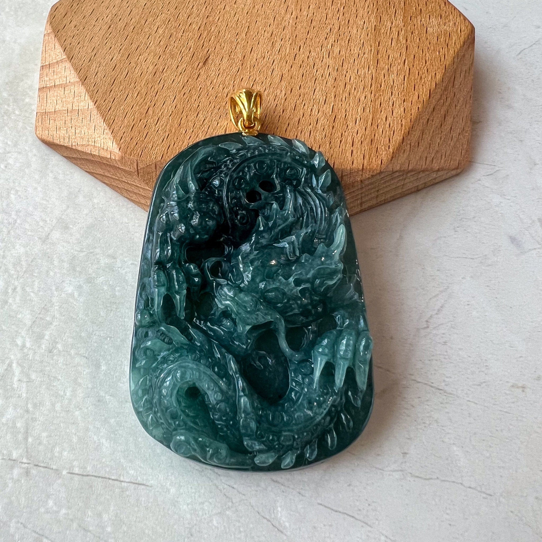 Piece of Jade 豪華版 Jadeite Jade Dragon Carved Pendant With 18K Gold, Green Blue