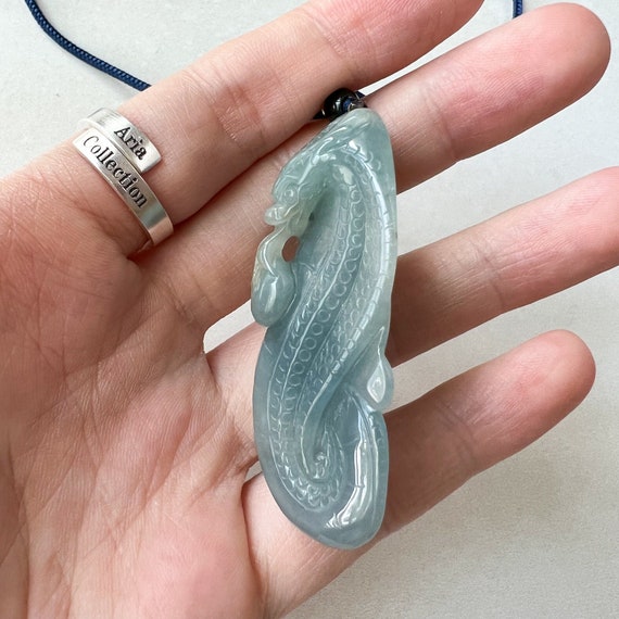 翡翠の蛇の彫刻ペンダントネックレス、中国十二支モチーフ、YJ-0622