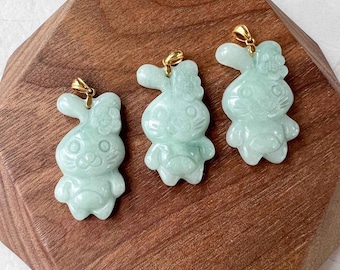 Ciondolo in giada verde chiaro con coniglio in cartone animato e oro massiccio 18K, SHWQ-0423-1684527699
