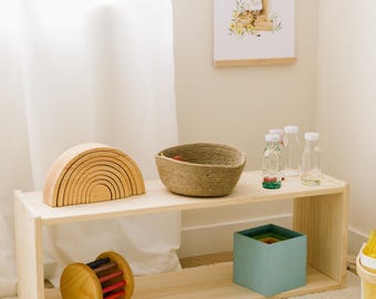 Bibliothèque Montessori en bois massif à 2 étagères