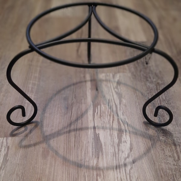 8 in. Vigoro black metal plant stand