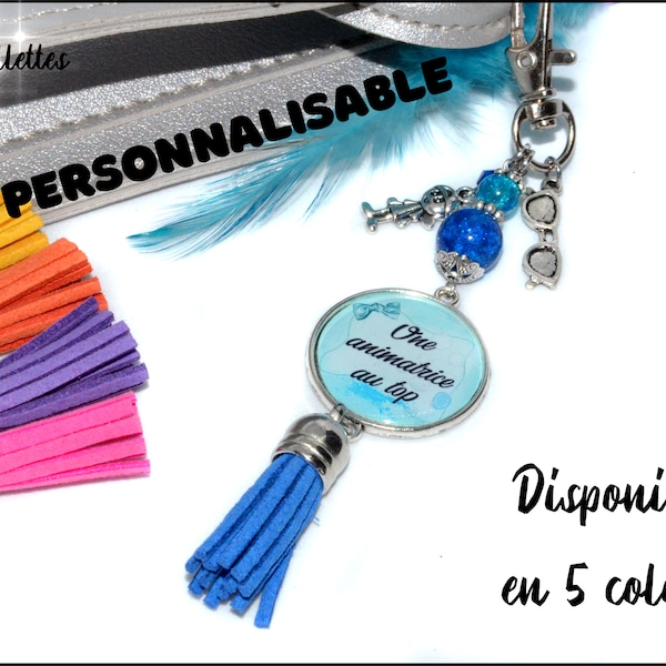 Bijou de sac personnalisable avec pompon perles de verre et breloques enfant, cadeau pour elle