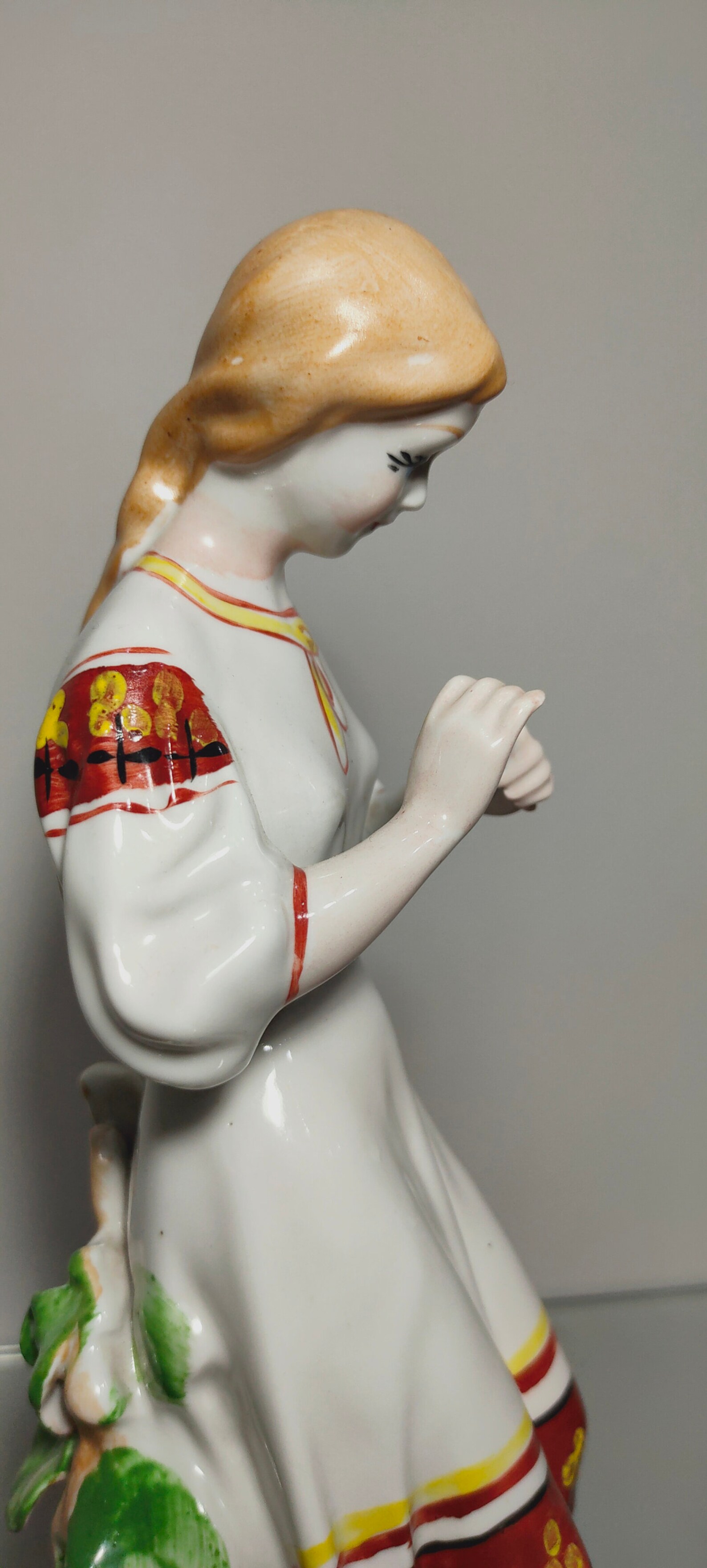 Vintage Soviet Porcelain Figurine Girl USSR Ceramic Statuette Etsy